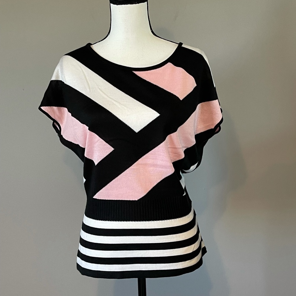 💕New York & Company sweater pink black white size small